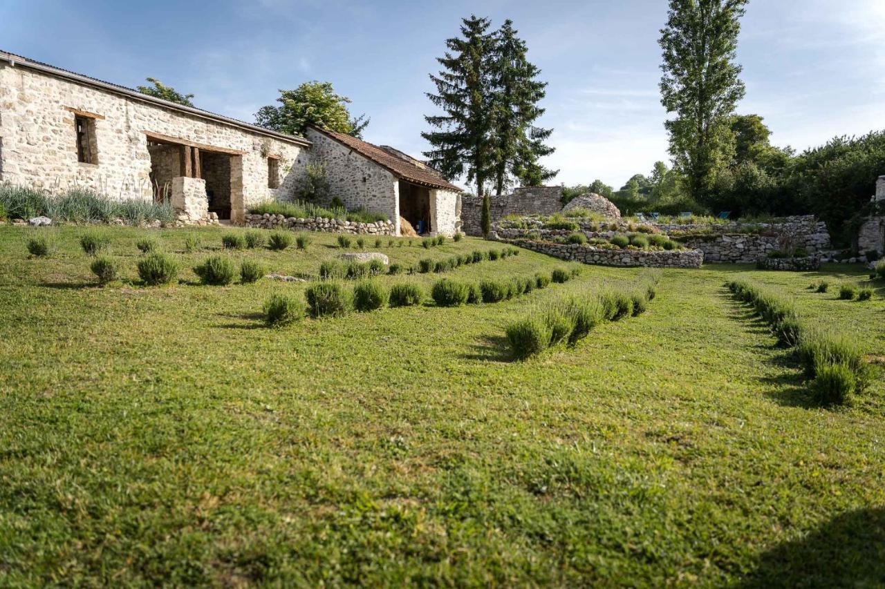 Les Bories En Champagne Villa Montlevon Exterior photo